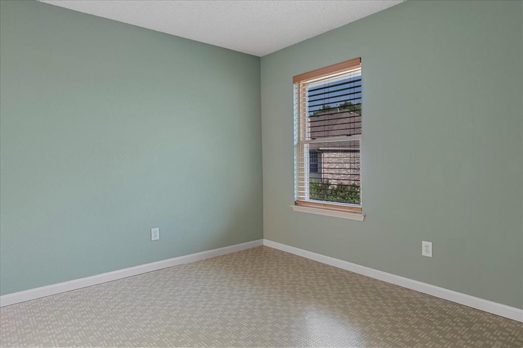 6752 Macintosh Drive Property Photo 32