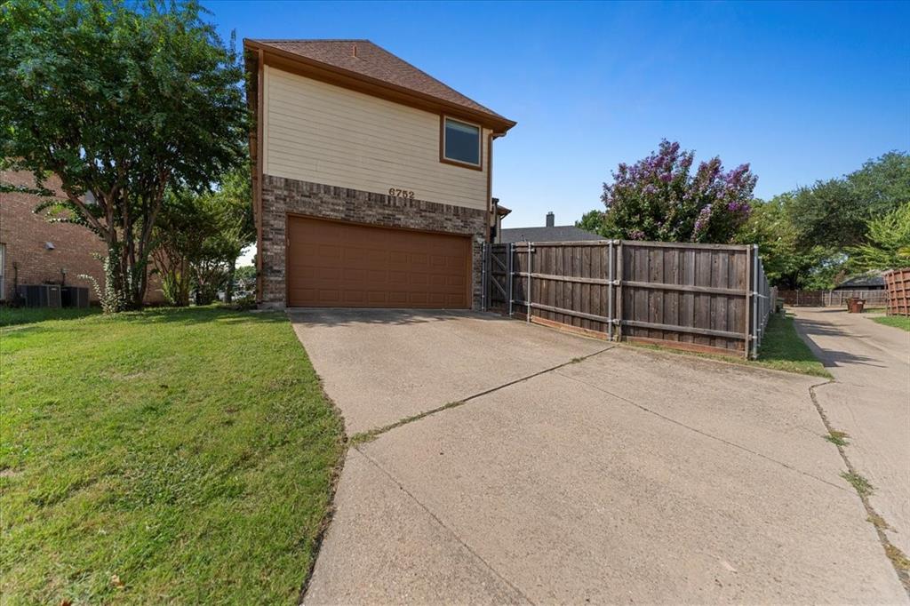 6752 Macintosh Drive Property Photo 39