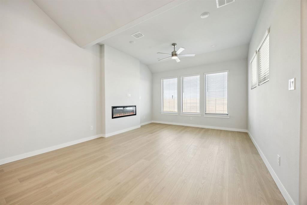 10501 Landry Bluff Lane Property Photo 11