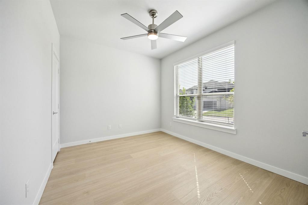 10501 Landry Bluff Lane Property Photo 15