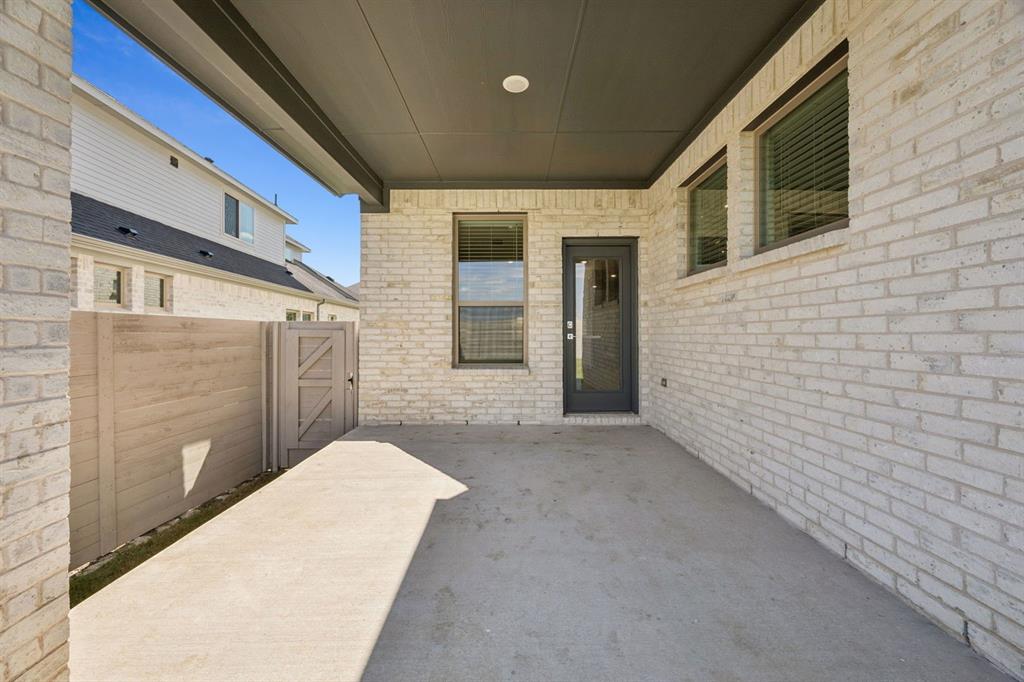 10501 Landry Bluff Lane Property Photo 32