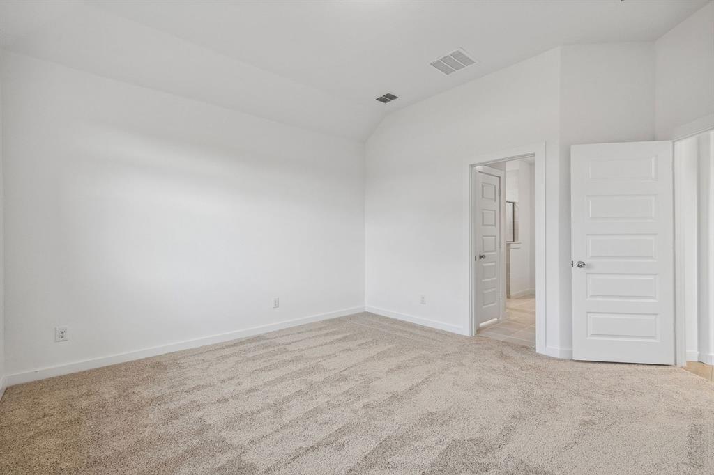 907 Landon Way Property Photo 15