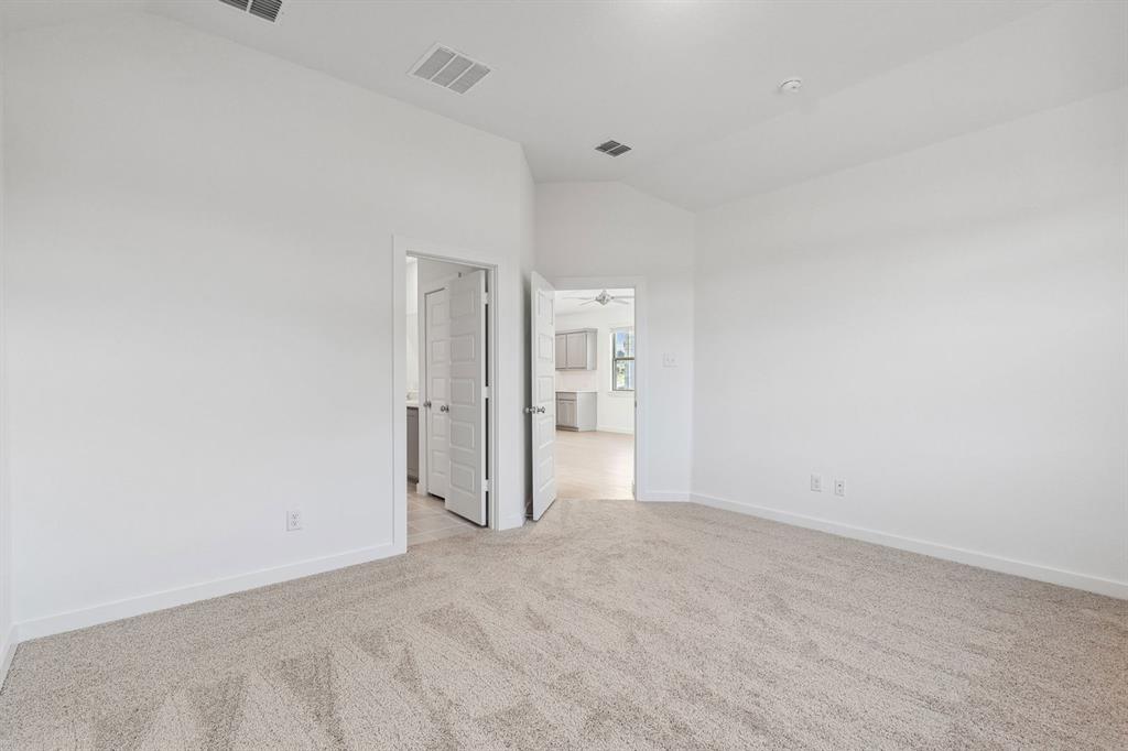 907 Landon Way Property Photo 16