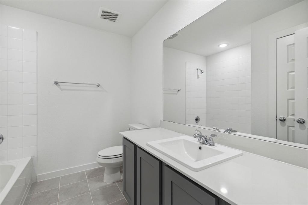 907 Landon Way Property Photo 26