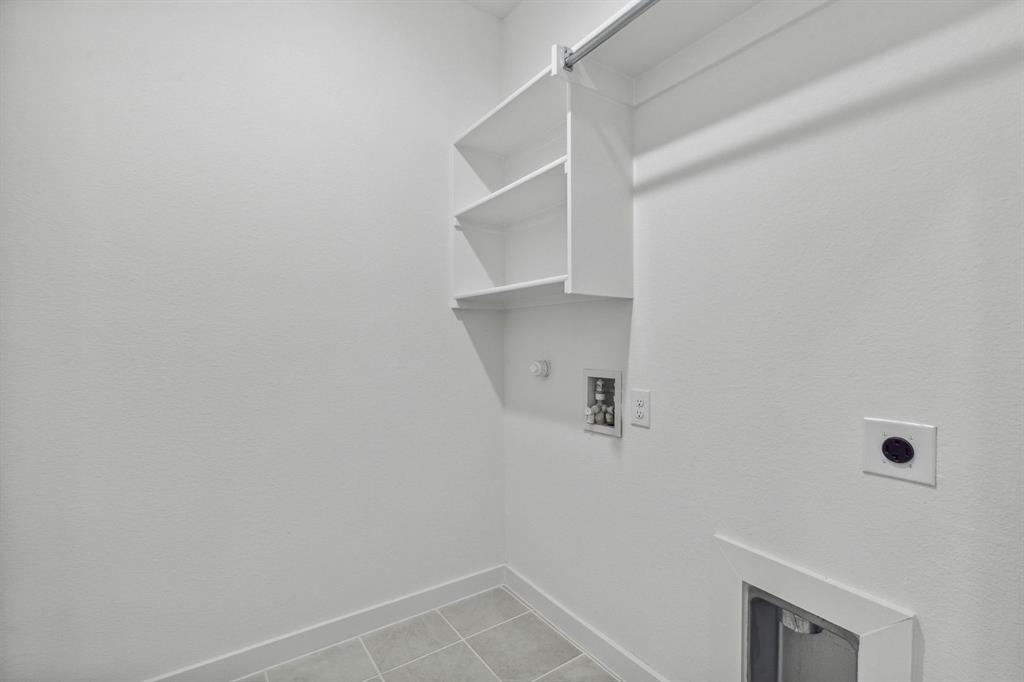 907 Landon Way Property Photo 28