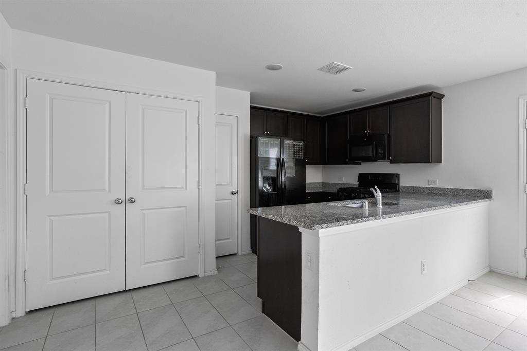 3521 Glover Peak Place Property Photo 7