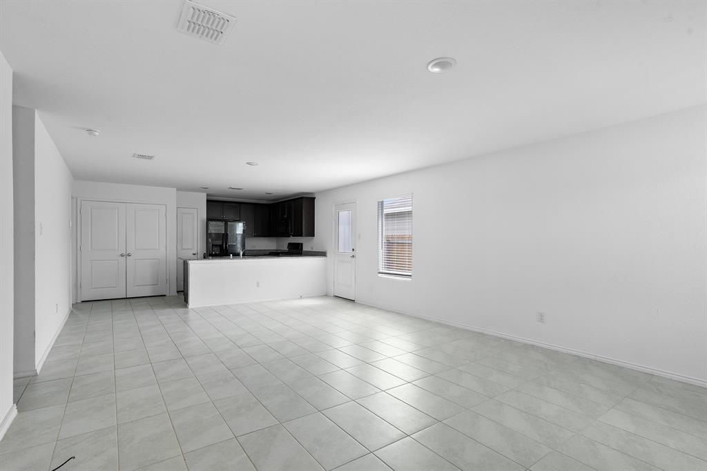 3521 Glover Peak Place Property Photo 9