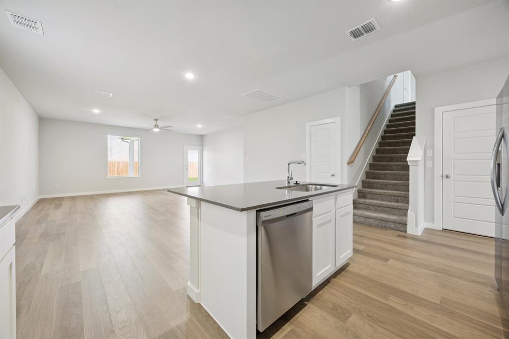 1108 Sunward Road Property Photo 8