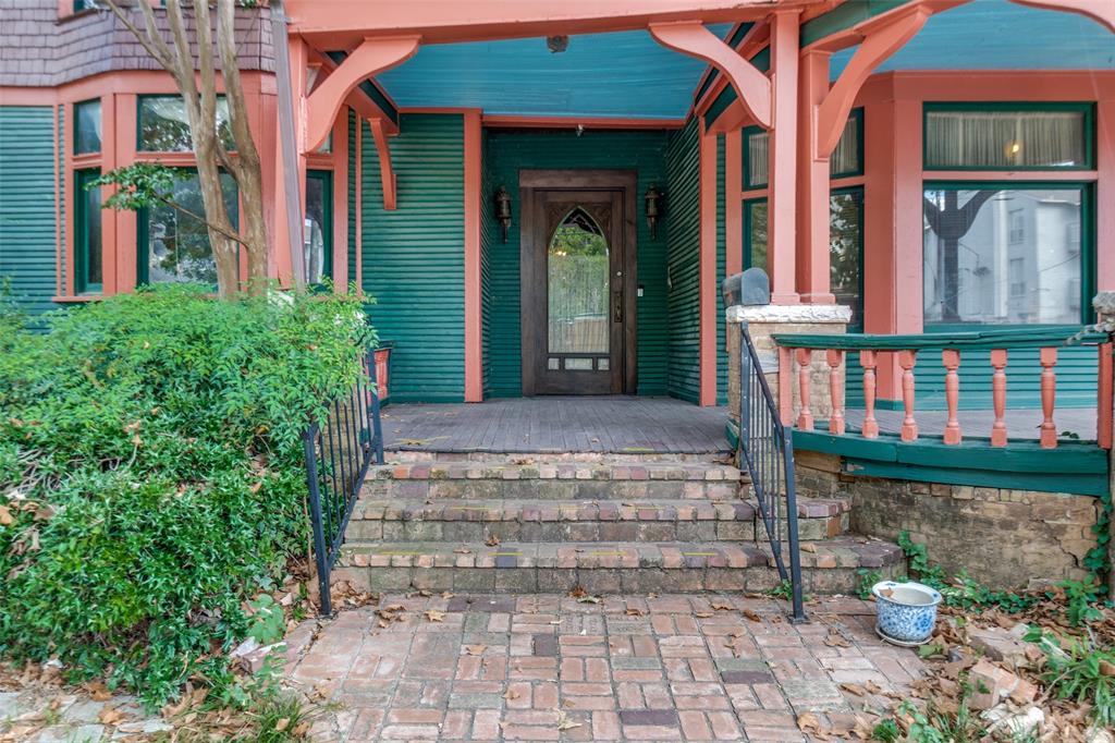 713 N Carroll Avenue Property Photo 6