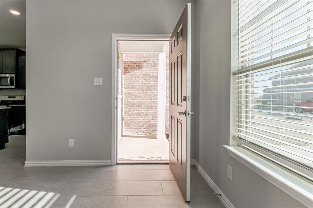 2328 Greystone Drive Property Photo 4