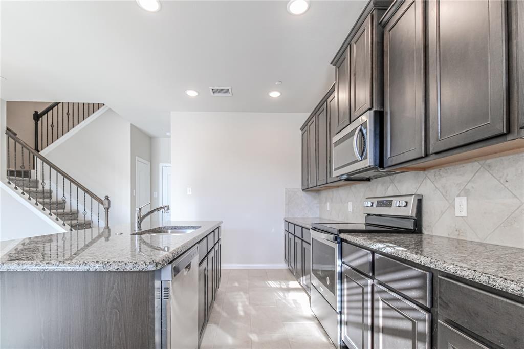 2328 Greystone Drive Property Photo 5