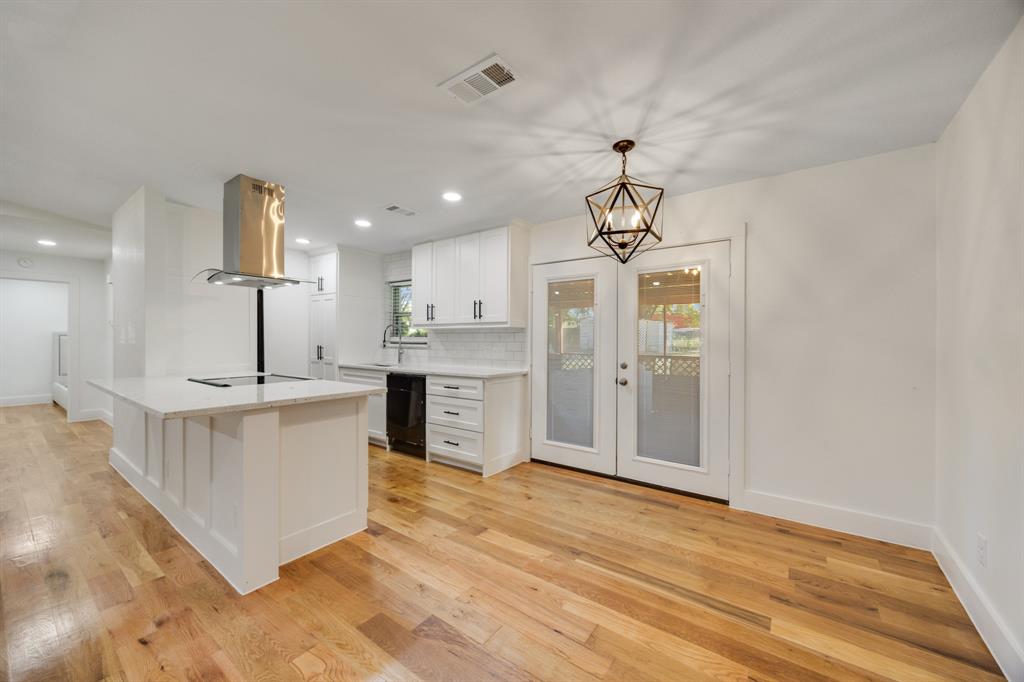107 E Bayside Drive Property Photo 3