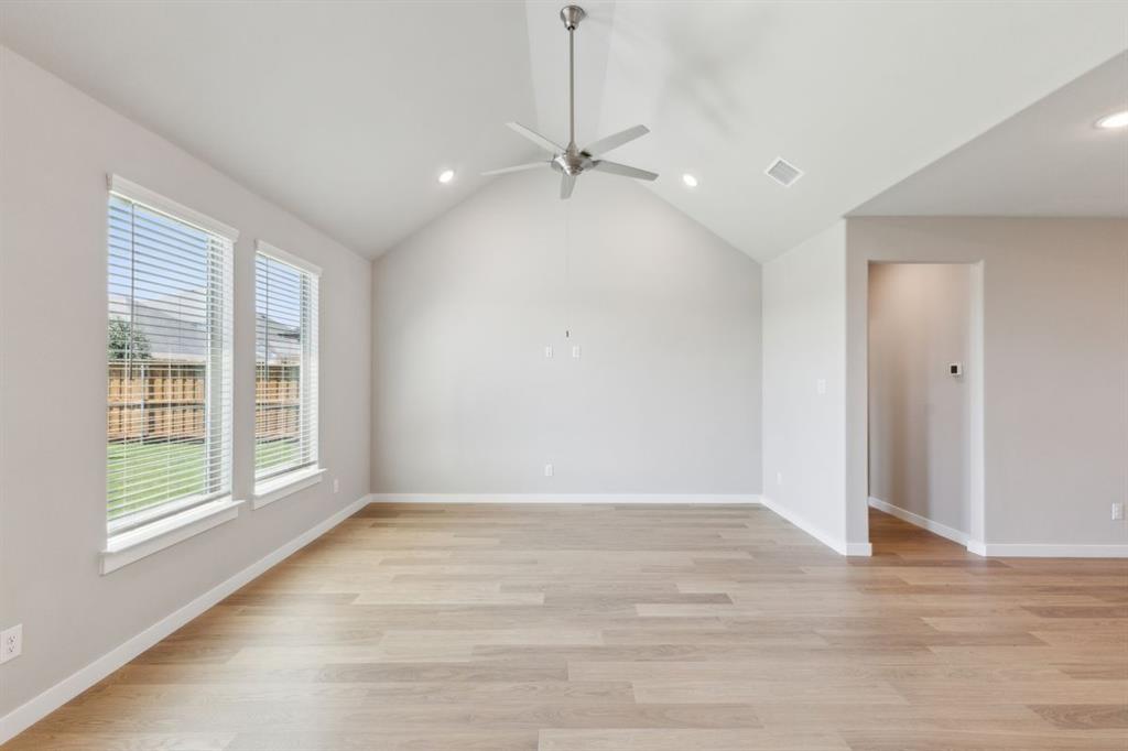 464 Blackwater Trail Property Photo 12