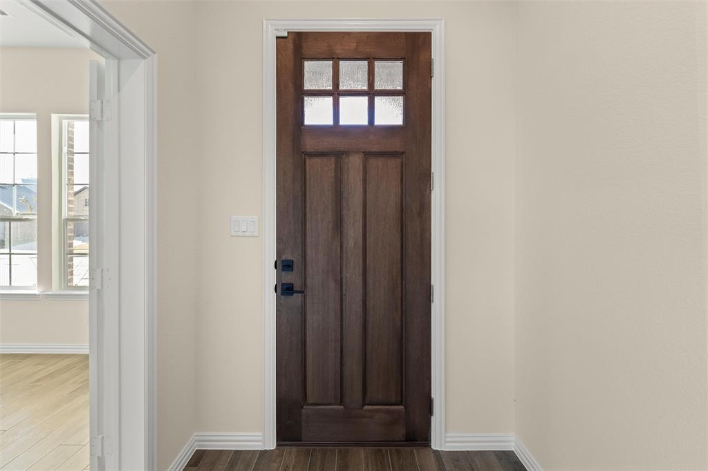 2028 Velora Drive Property Photo 8