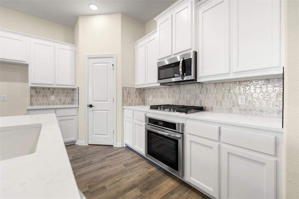 2028 Velora Drive Property Photo 13