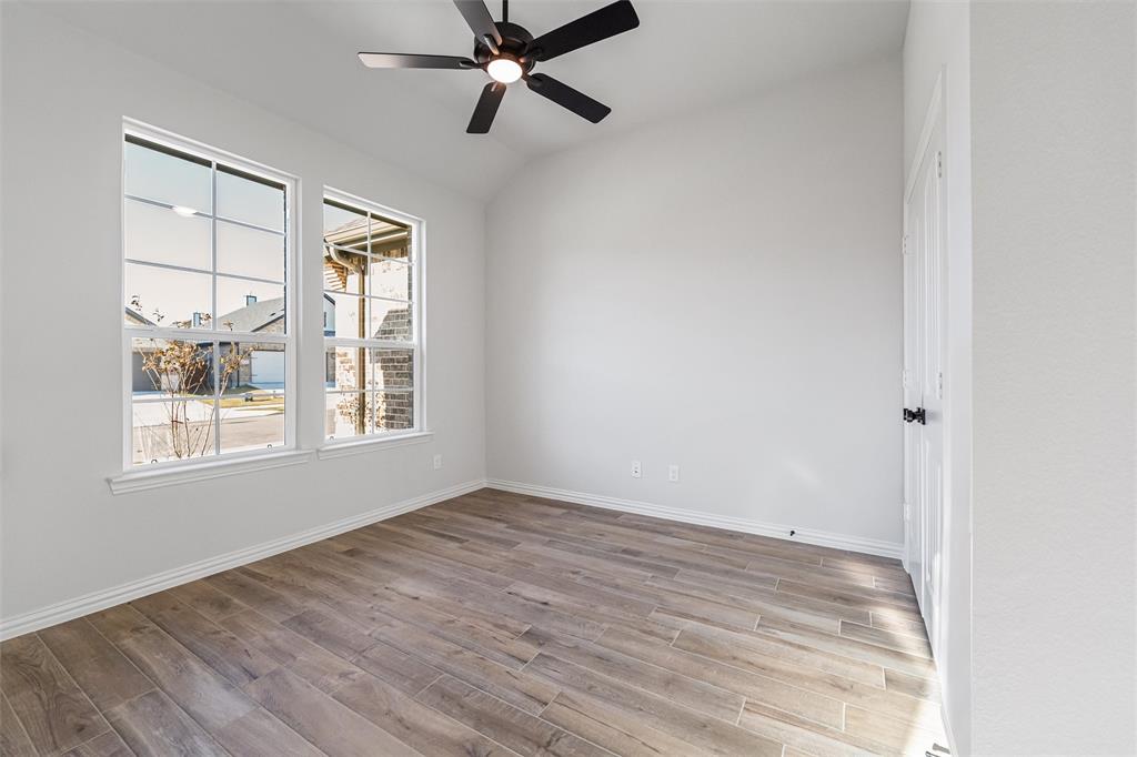 2032 Velora Drive Property Photo 9