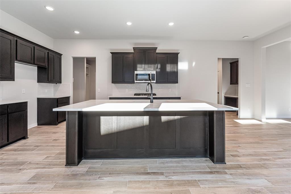 2032 Velora Drive Property Photo 10