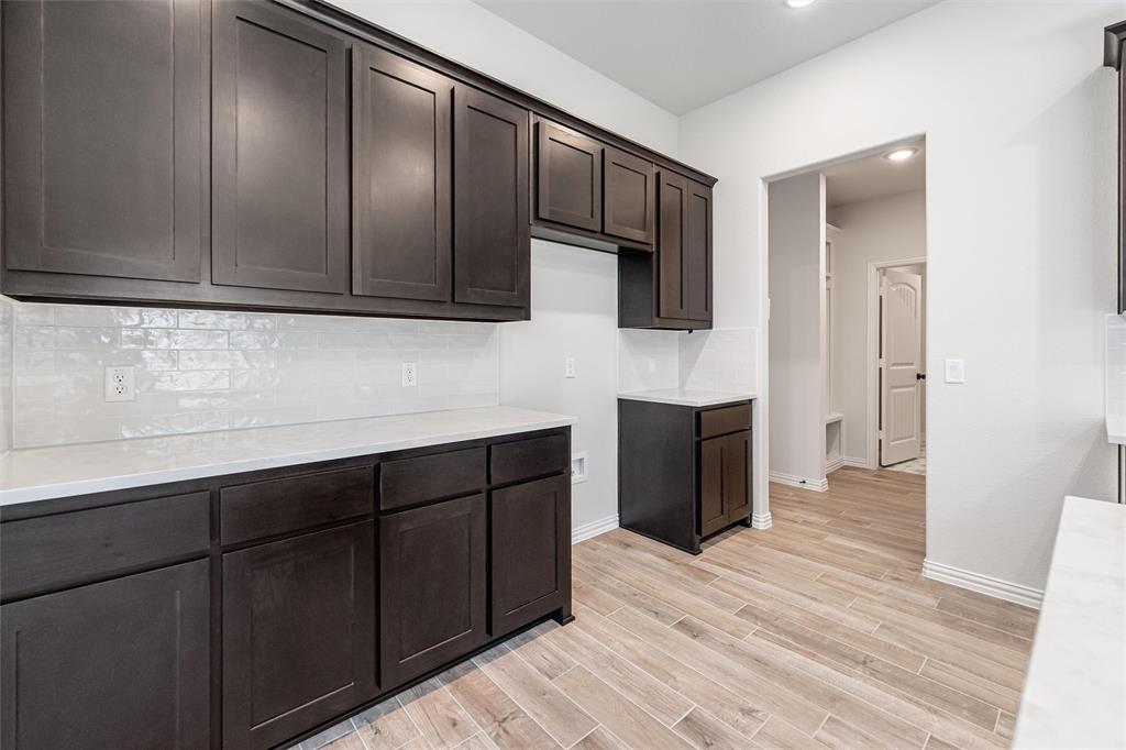 2032 Velora Drive Property Photo 13