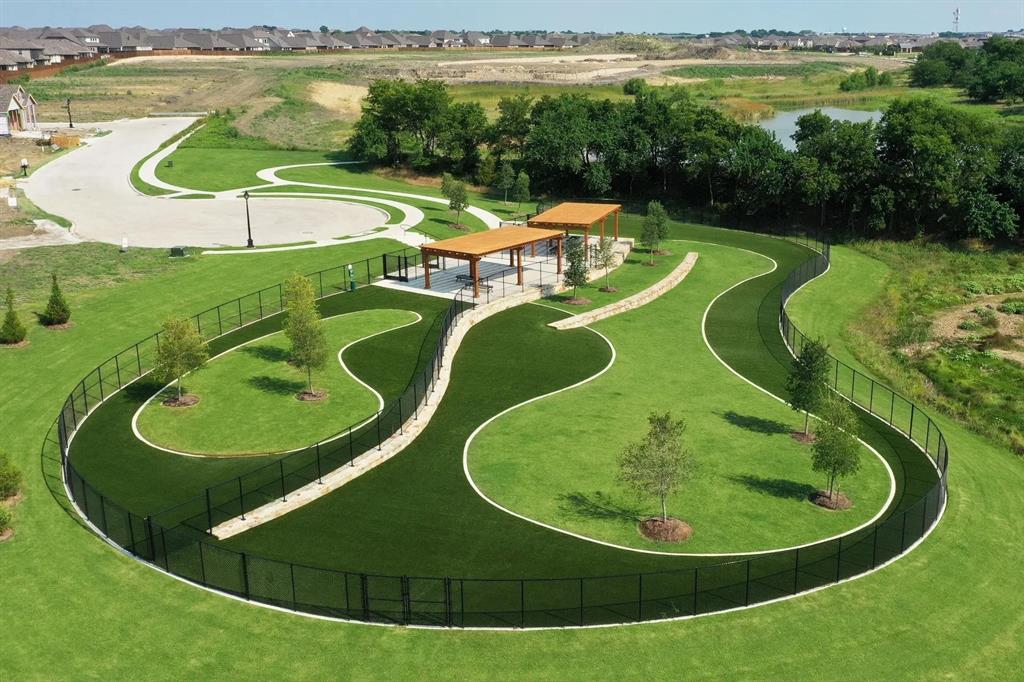 1433 Kirkdale Drive Property Photo 4