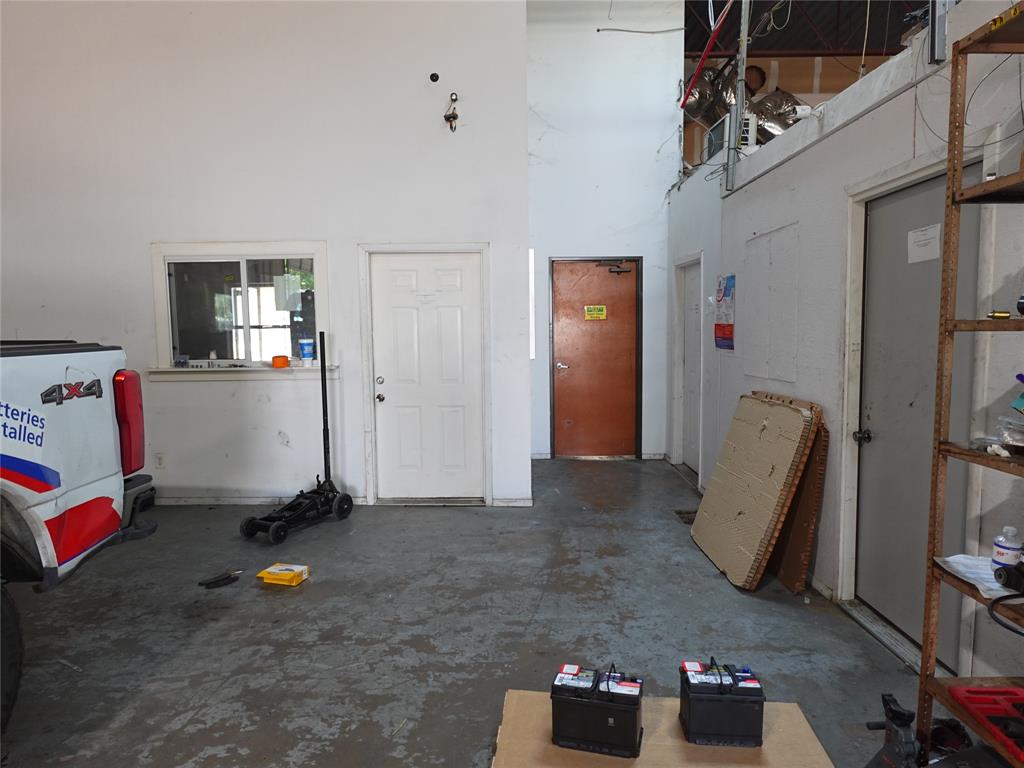 348 W Hurst Boulevard Property Photo 6