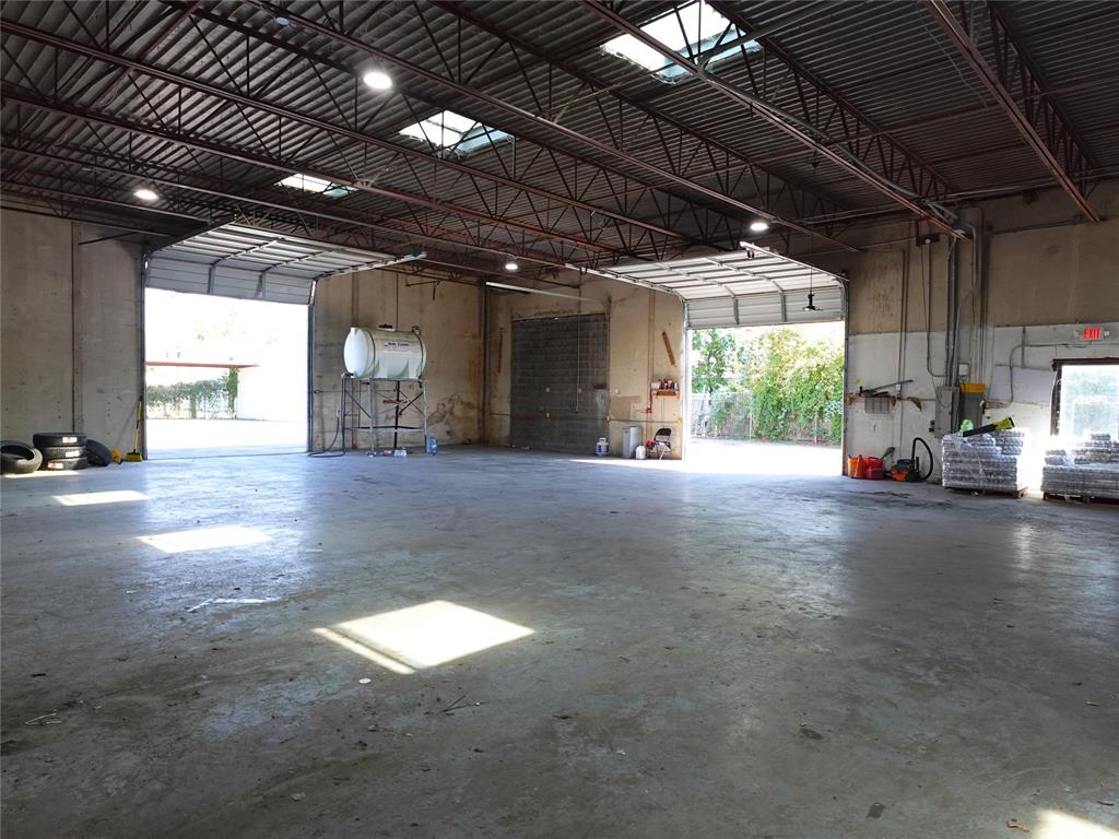 348 W Hurst Boulevard Property Photo 16