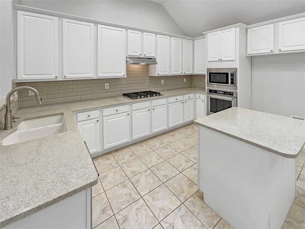 9502 Rodeo Drive Property Photo 16