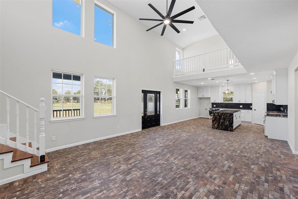 145 129a Property Photo 11