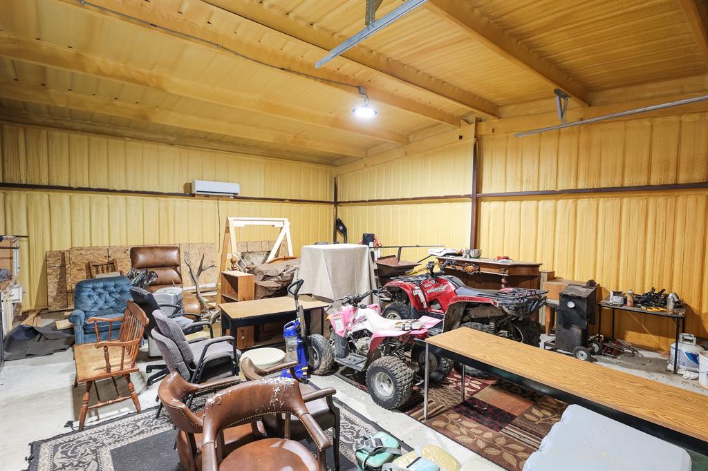 1024 N Us Hwy 59 Property Photo 7
