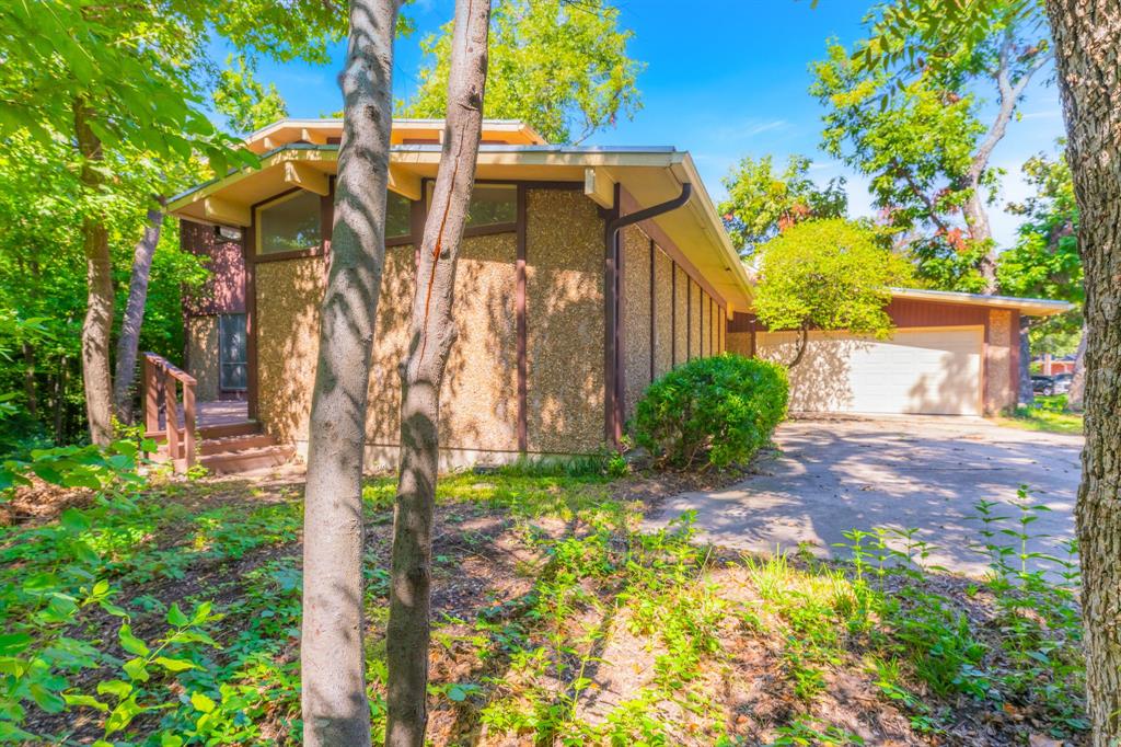 10716 Meadowcliff Lane Property Photo 3