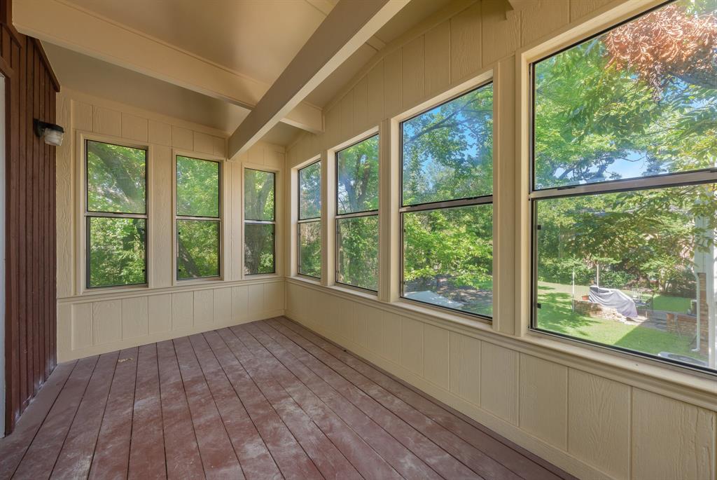 10716 Meadowcliff Lane Property Photo 16