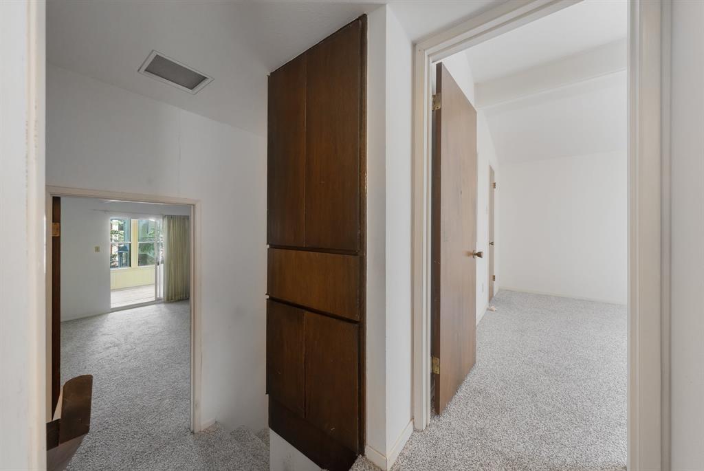 10716 Meadowcliff Lane Property Photo 19