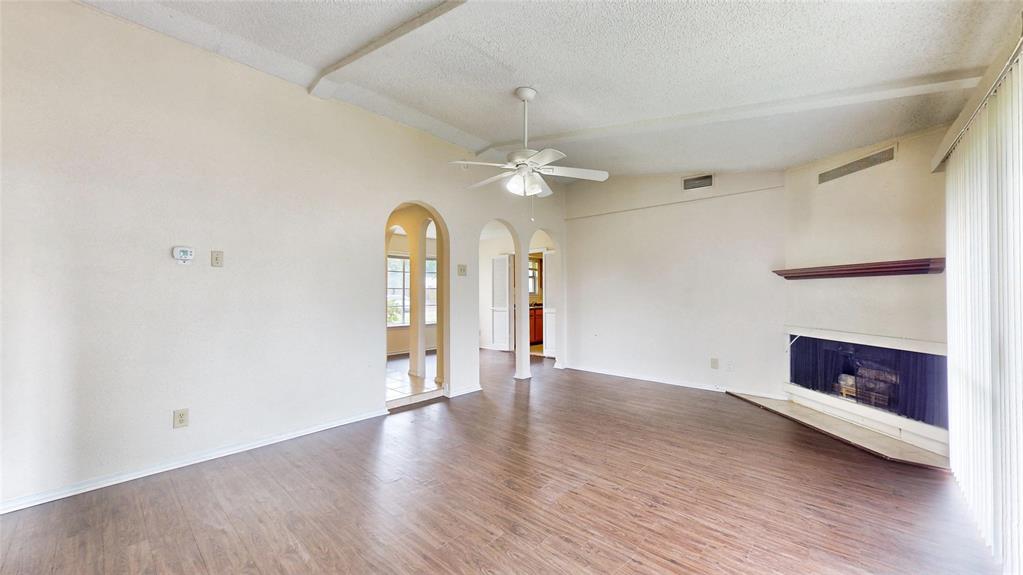 1147 Shadyglen Circle Property Photo 4