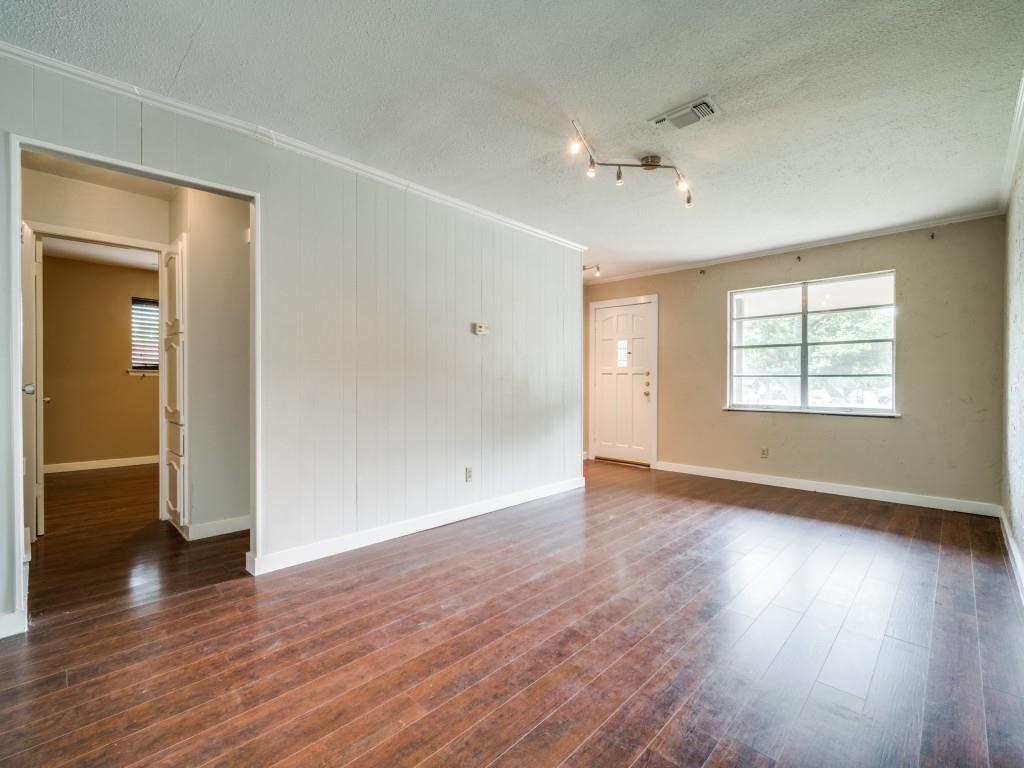 935 Easy Street Property Photo 2