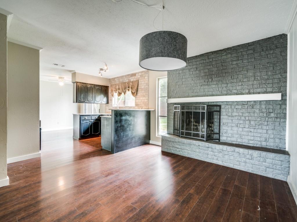 935 Easy Street Property Photo 3