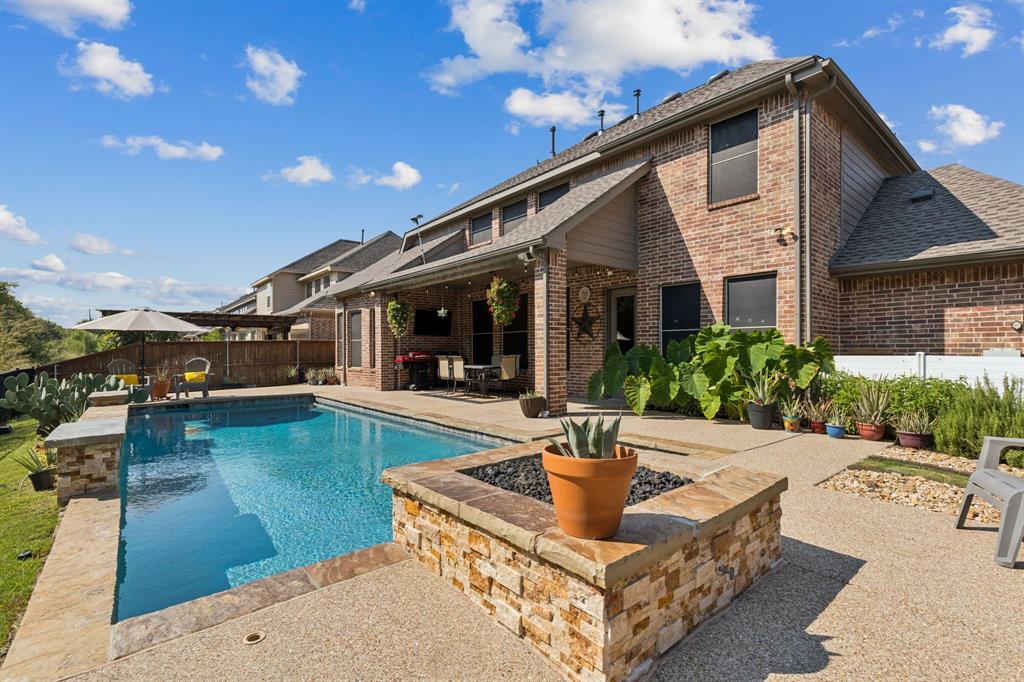 2858 Milsons Point Drive Property Photo 3