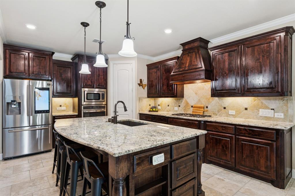 2858 Milsons Point Drive Property Photo 5