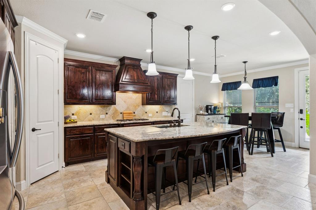 2858 Milsons Point Drive Property Photo 6