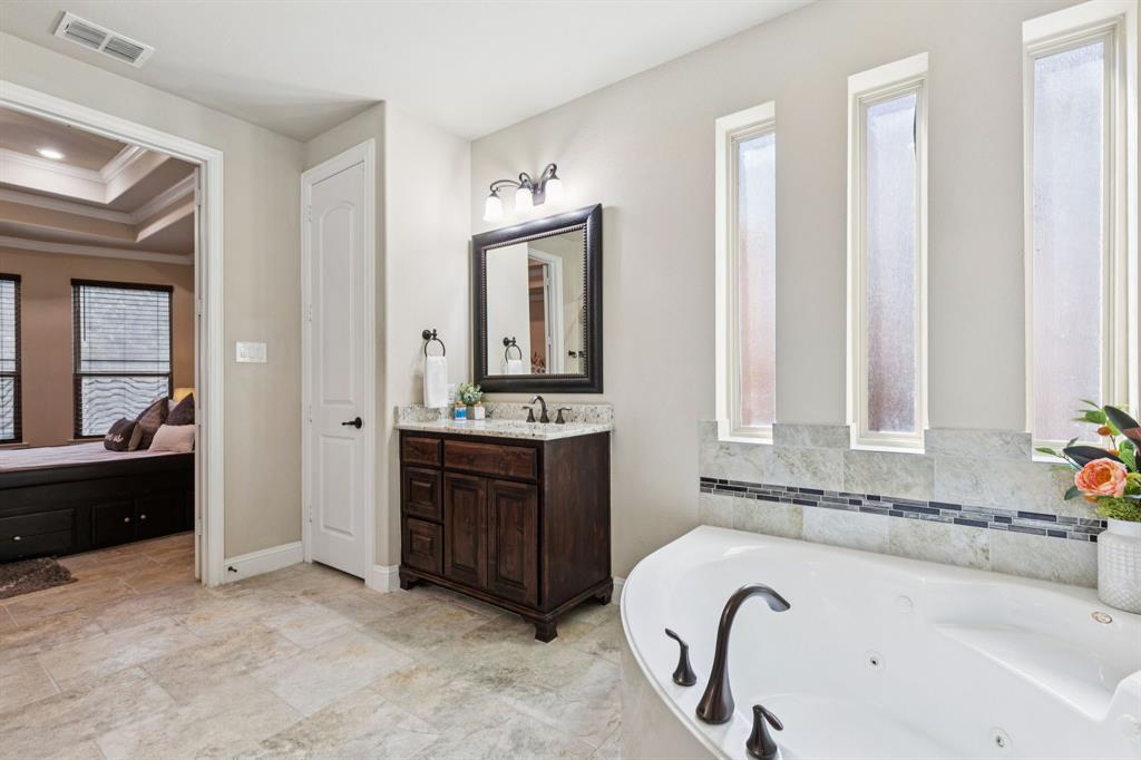 2858 Milsons Point Drive Property Photo 17