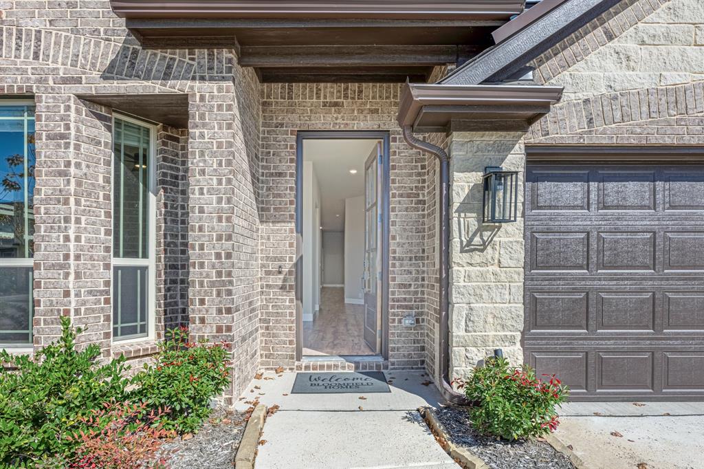 4401 Soaring Star Lane Property Photo 3