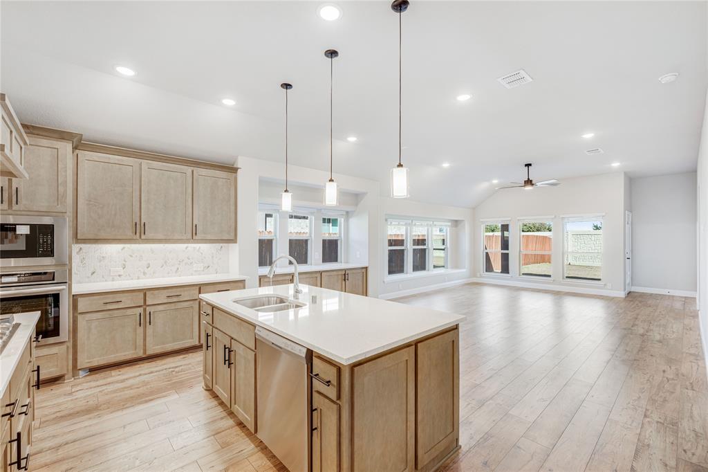 4401 Soaring Star Lane Property Photo 9