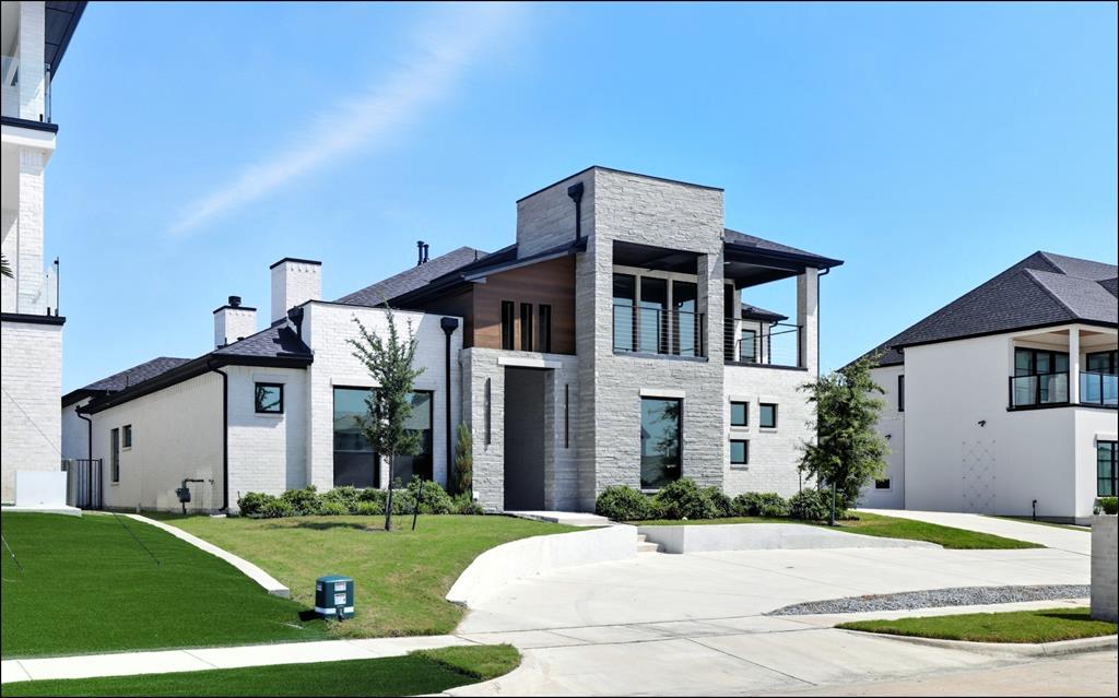 2027 Noe Boulevard Property Photo 1