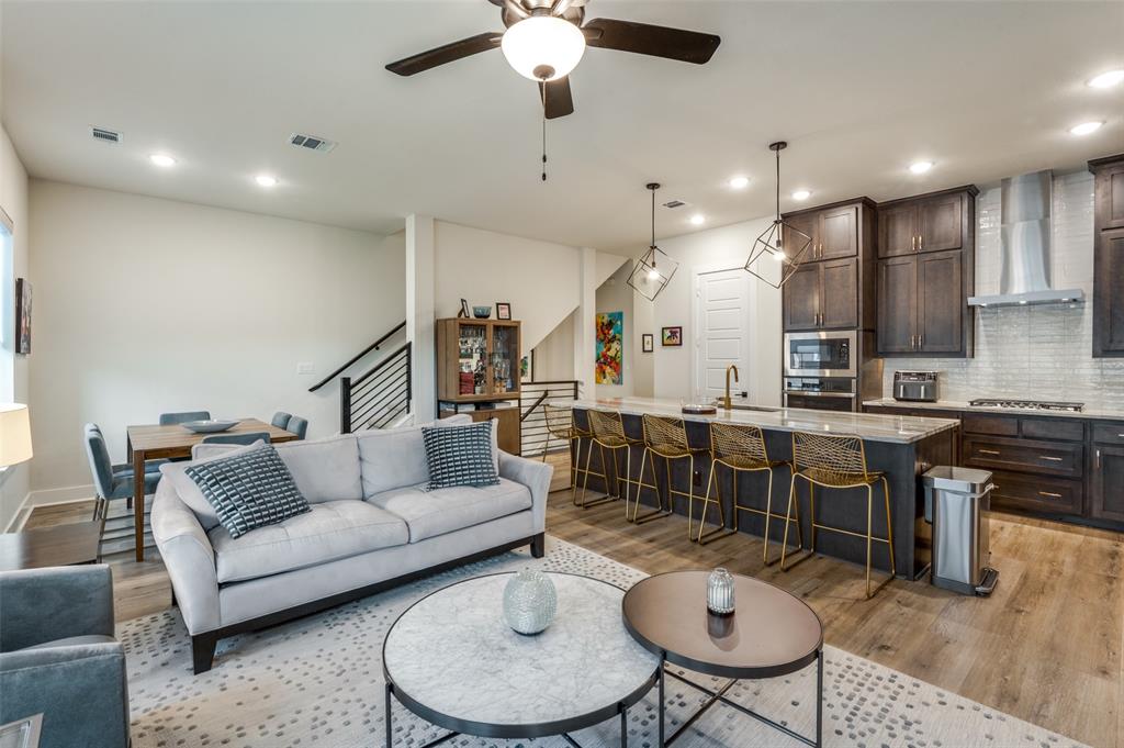 1053 Manacor Lane Property Photo 8