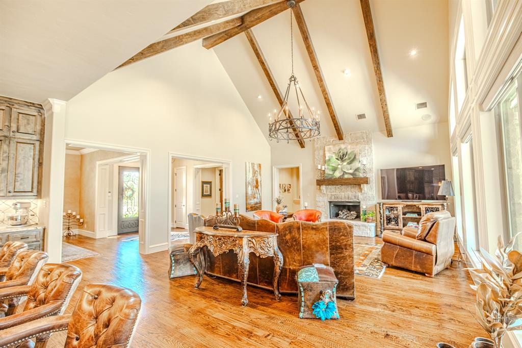 915 Timber Creek Drive Property Photo 8