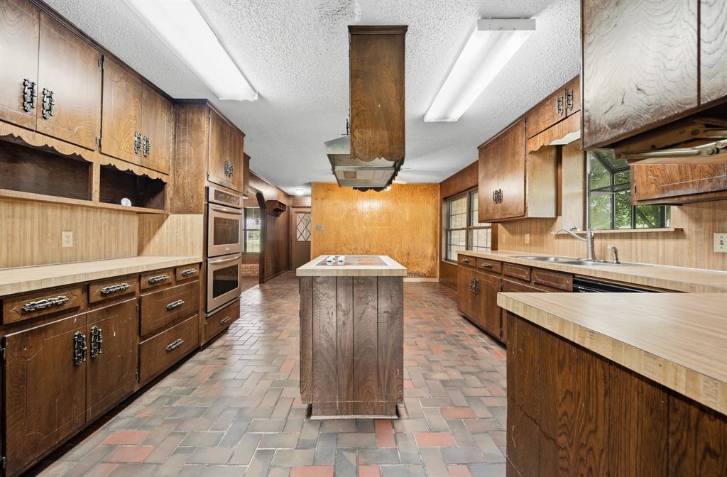 821 E Stegall Road Property Photo 9