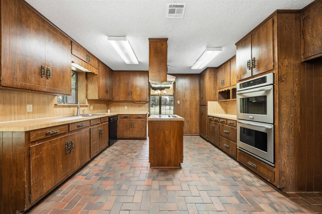 821 E Stegall Road Property Photo 10