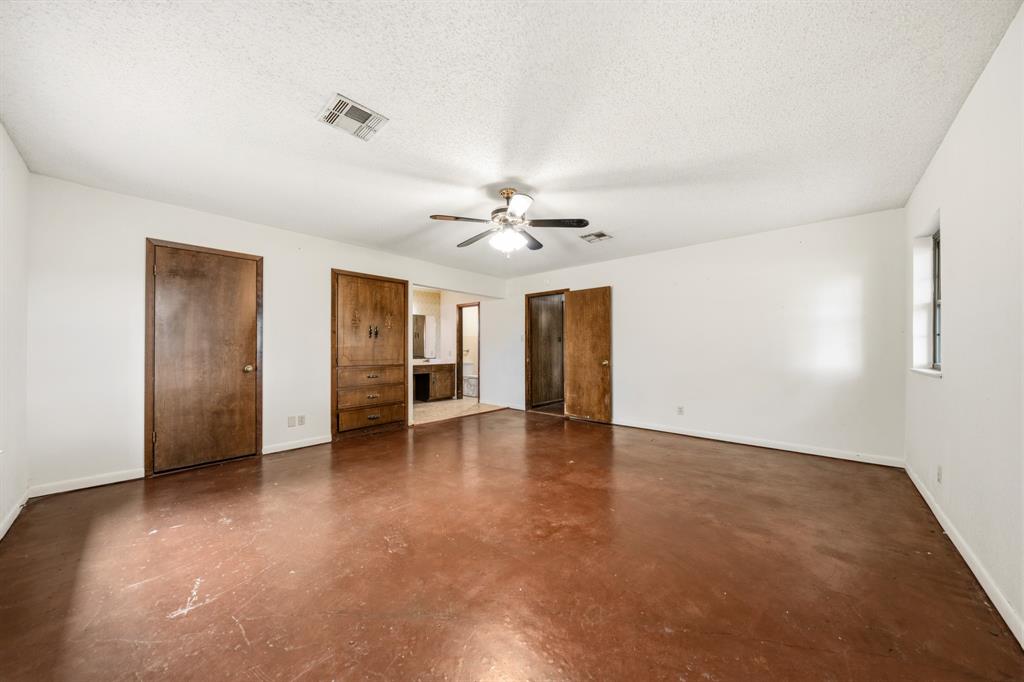 821 E Stegall Road Property Photo 17