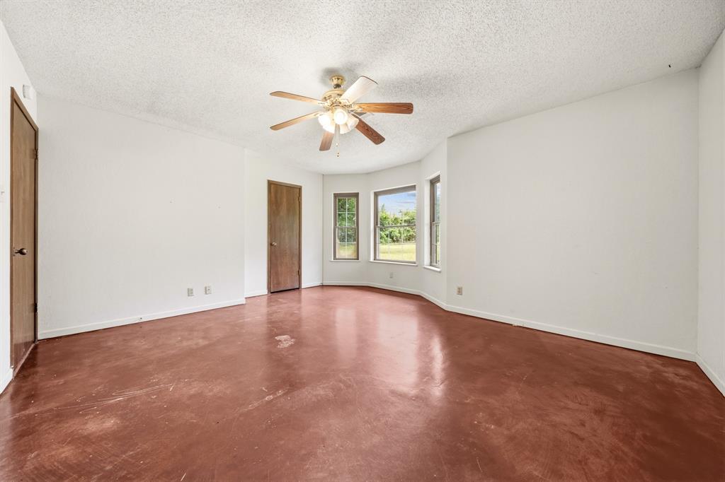 821 E Stegall Road Property Photo 22