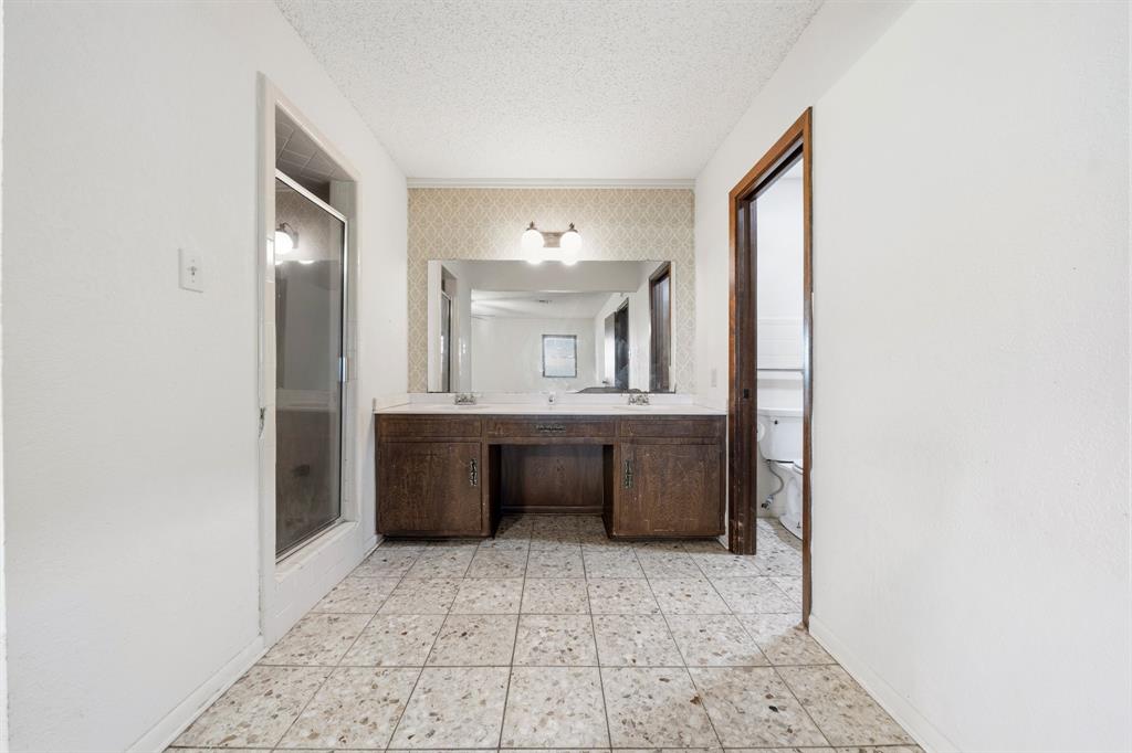 821 E Stegall Road Property Photo 24