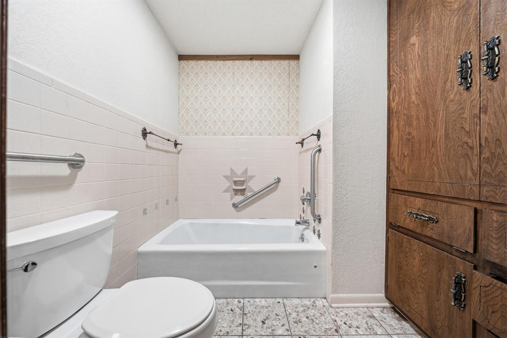 821 E Stegall Road Property Photo 25