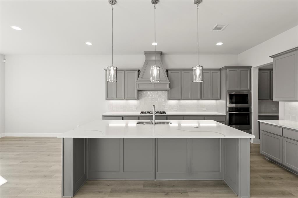 2219 Morris Street Property Photo 8